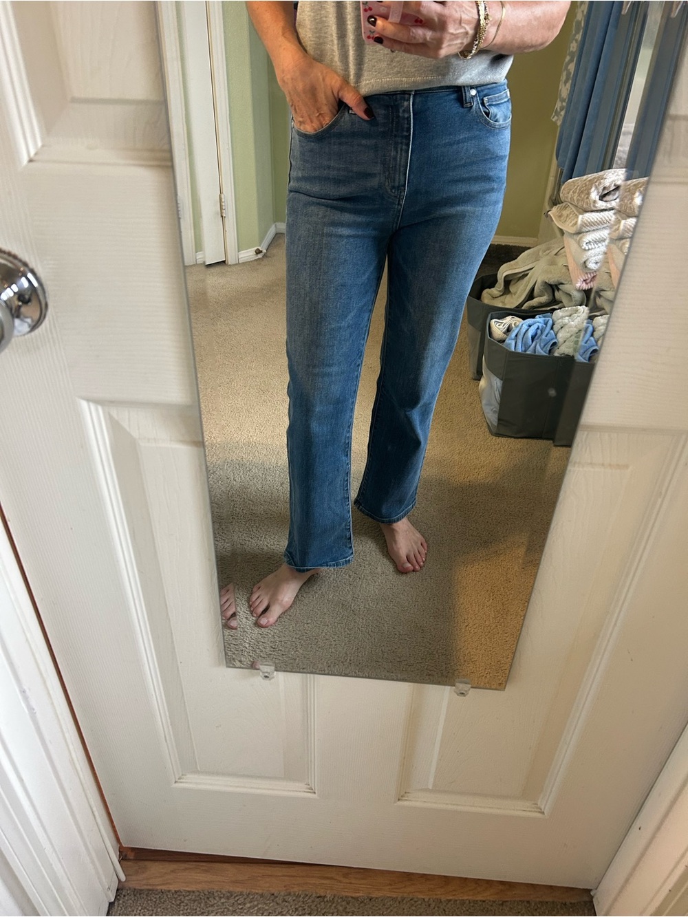 Quince Bella high rise straight jeans size 28 medium wash inseam 28”